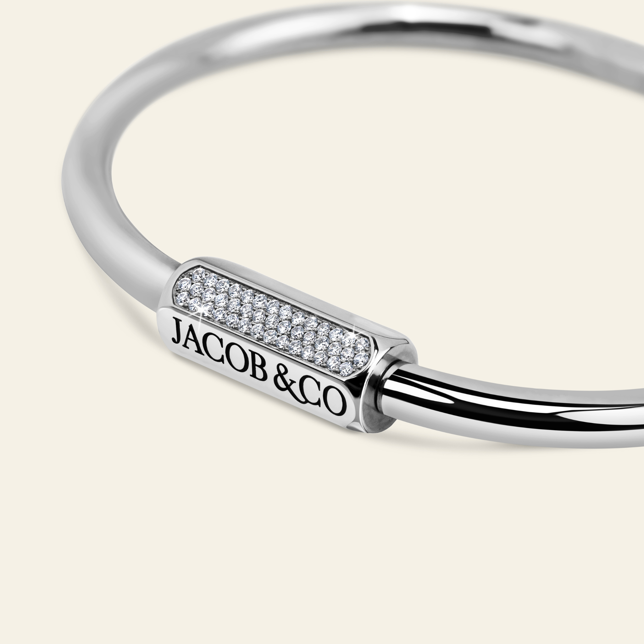 Carabin Lock Diamond Bracelet_White Gold_2