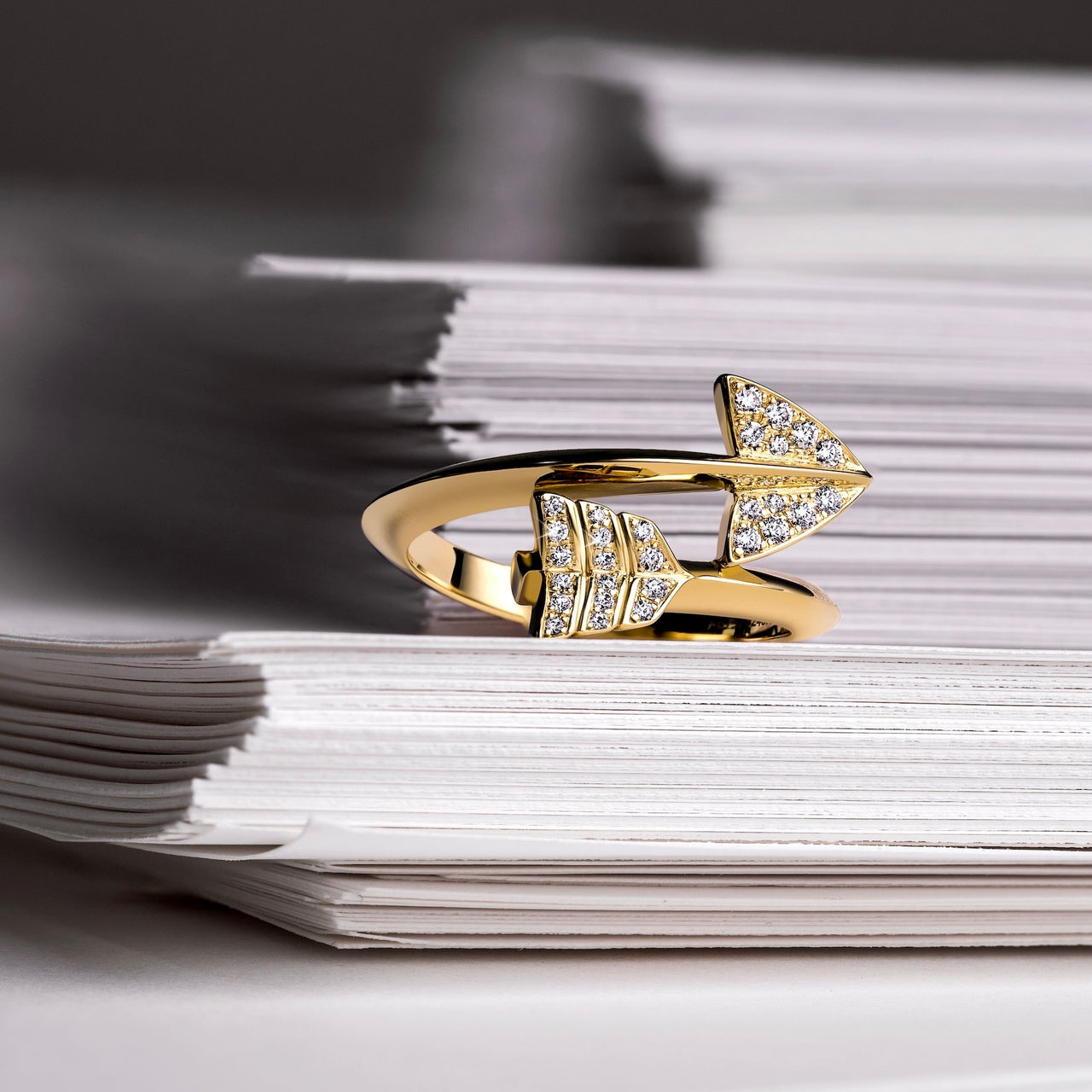 Super Arrow Diamond Ring_Yellow Gold_White Diamonds_4