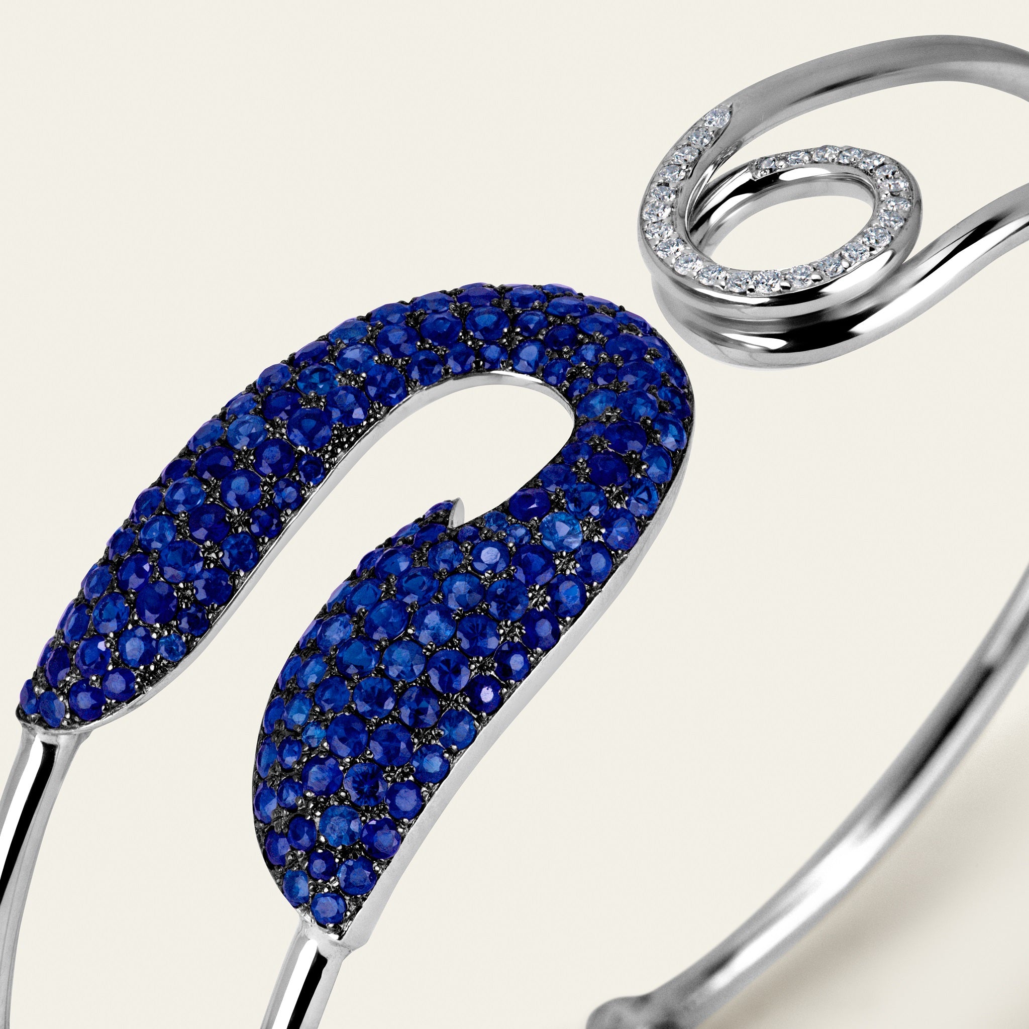 Securus Bangle_White Gold_Sapphires_4