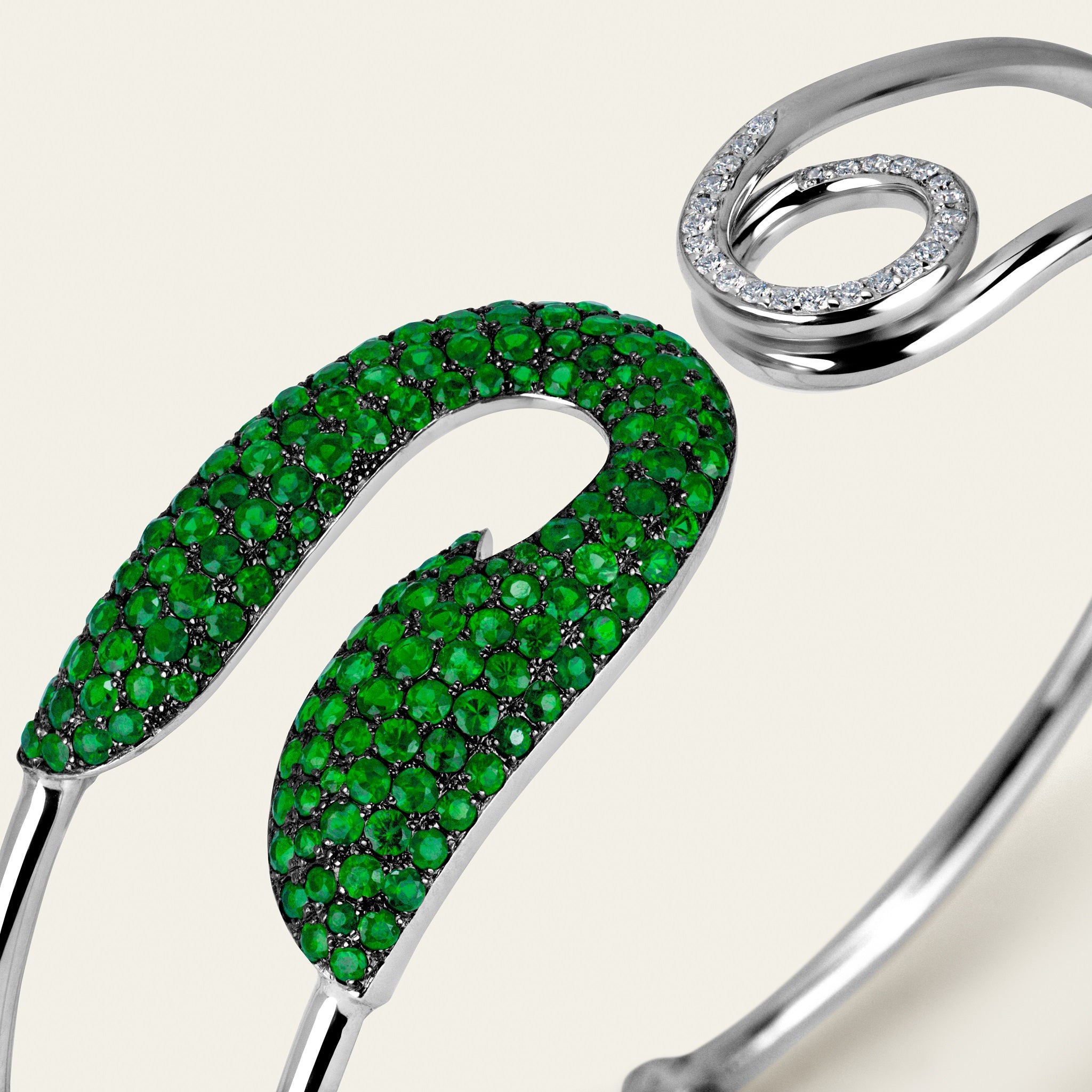 Securus Bangle_White Gold_Tsavorites_4